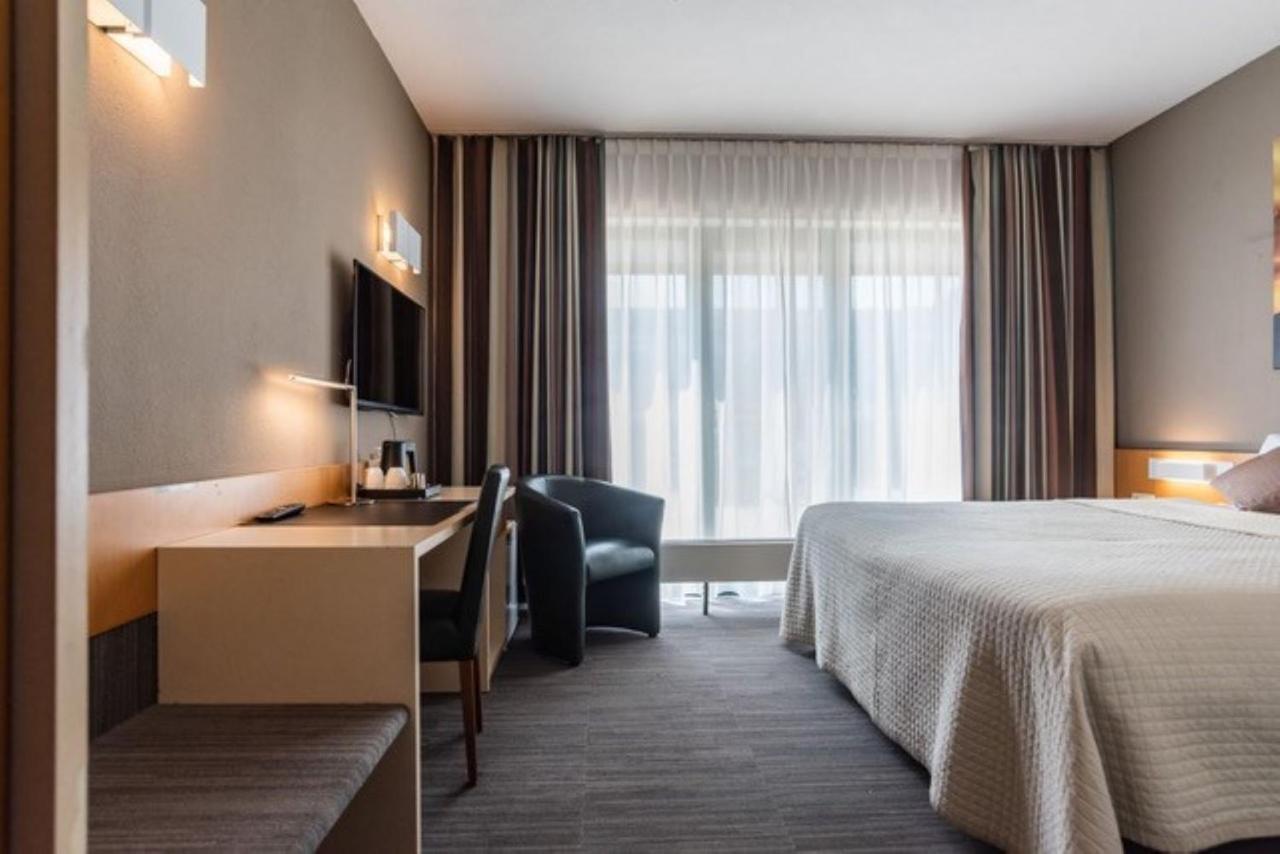 Hobbit Hotel Arrondissement di Malines Esterno foto